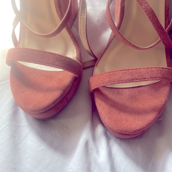 Cutest suede platform sandals ! Beautiful Blush shade! - Picture 4 of 4